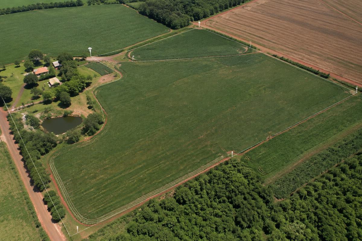 Vista aérea de imóvel rural delimitado para certificação fundiária